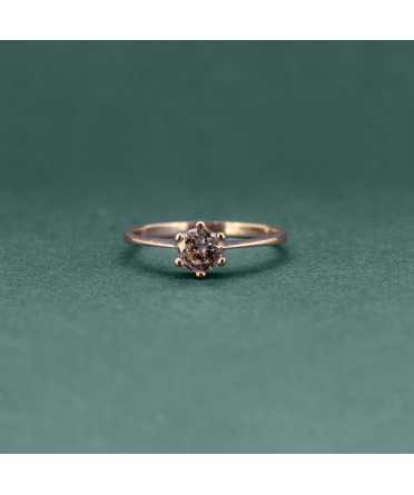 Złoty pierścionek zaręczynowy z brylantem - 1