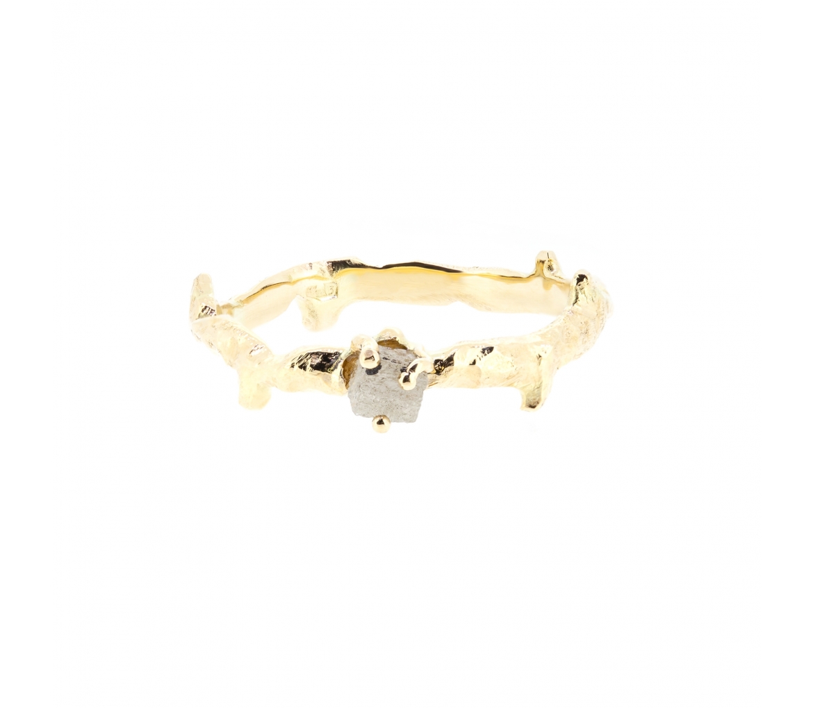 Handcrafted gold ring with rough diamond - 1