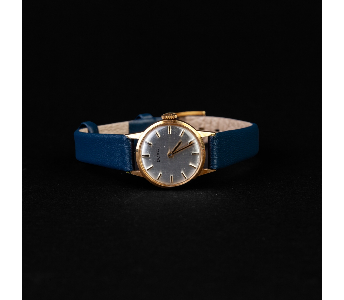 Gold vintage Doxa watch - 1